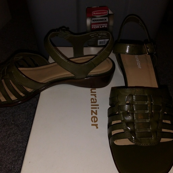 Naturalizer - Picture 4 of 5